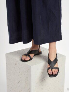 COCLICO Black Finch Sandal Size 39.9